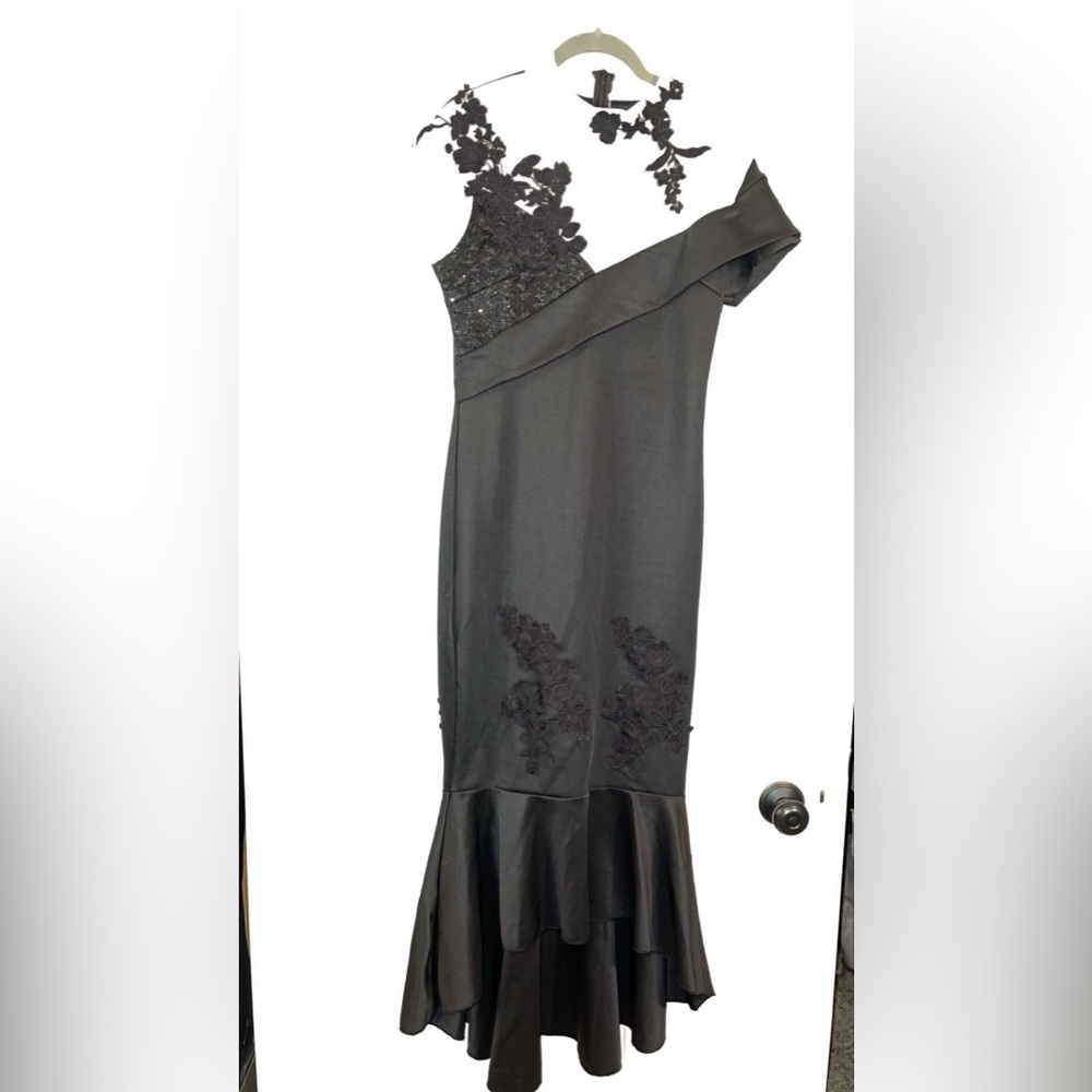 Asian themed dress with lots of cool detail size m